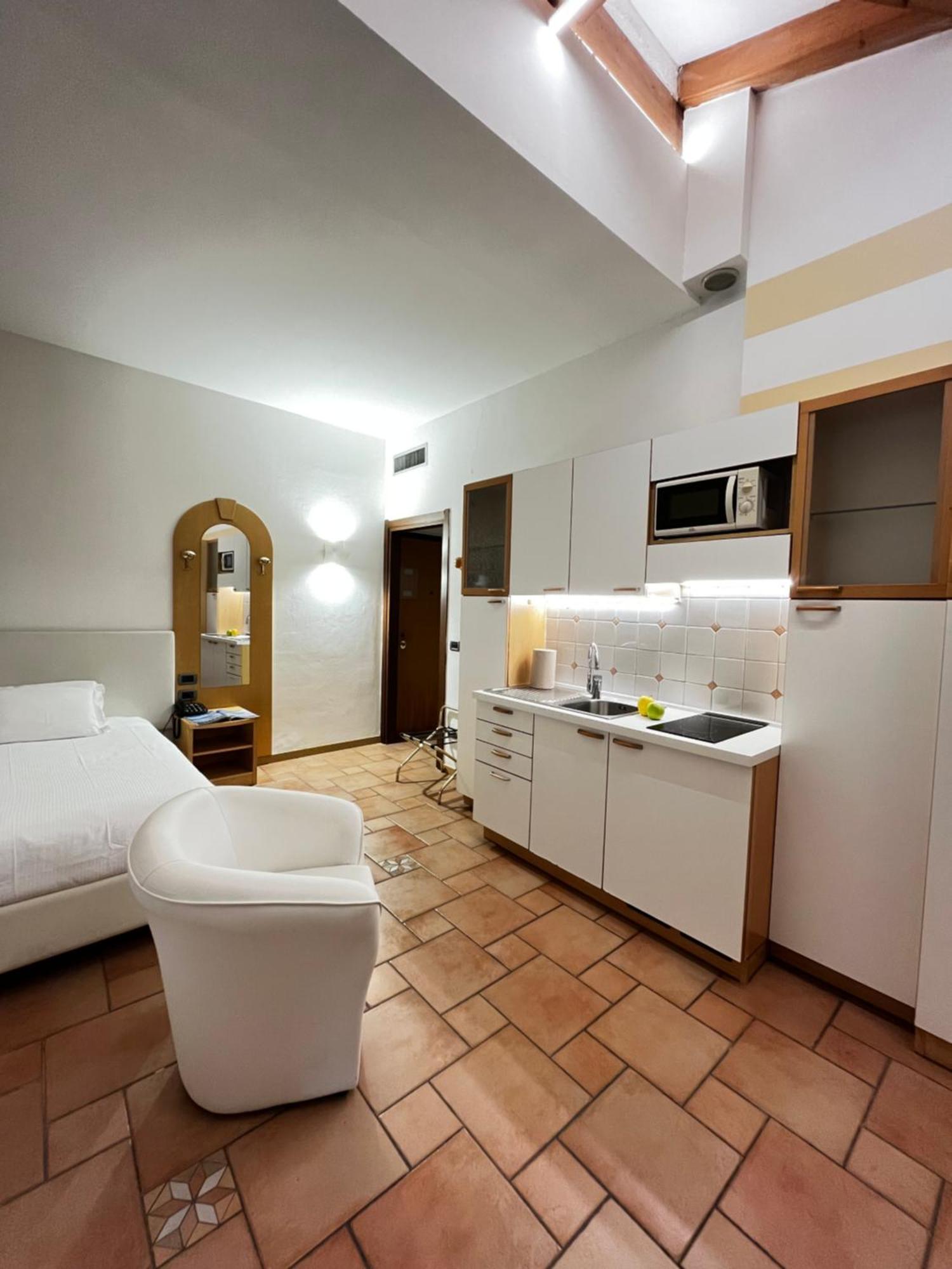 Manci Apartments By Hotel America トレント エクステリア 写真