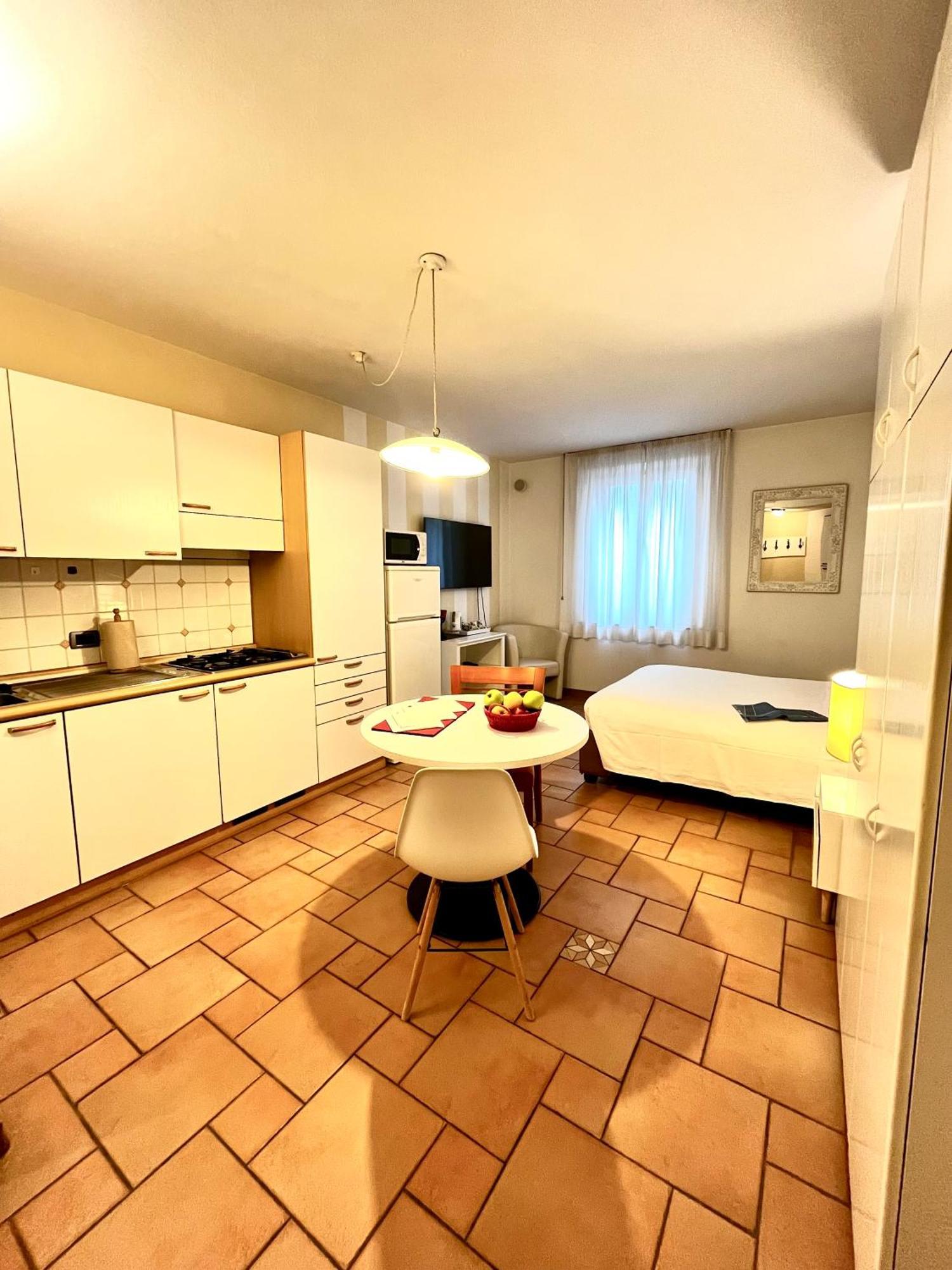 Manci Apartments By Hotel America トレント エクステリア 写真
