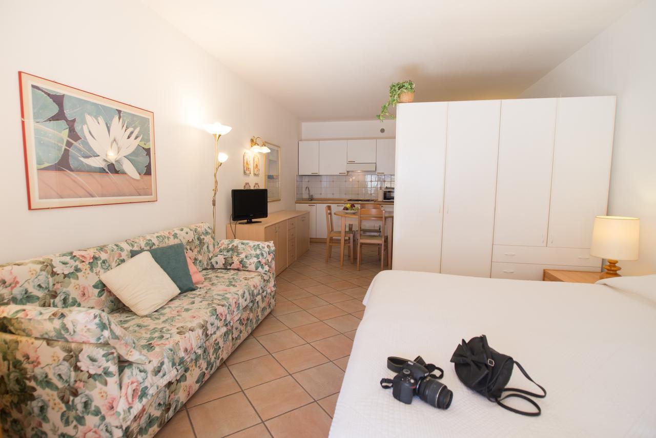 Manci Apartments By Hotel America トレント エクステリア 写真